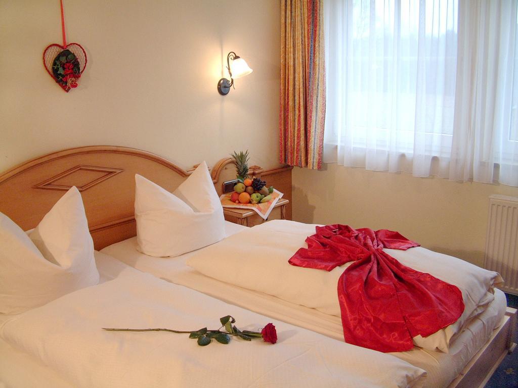 Seehotel Zur Hopfenkönigin Spalt Exterior foto